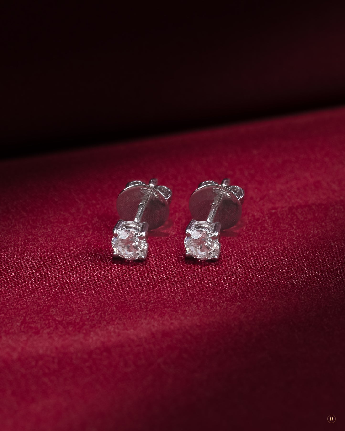 18K White Gold Lab Grown 0.55 Carat Solitaire Stud Diamond Earrings for women in dubai