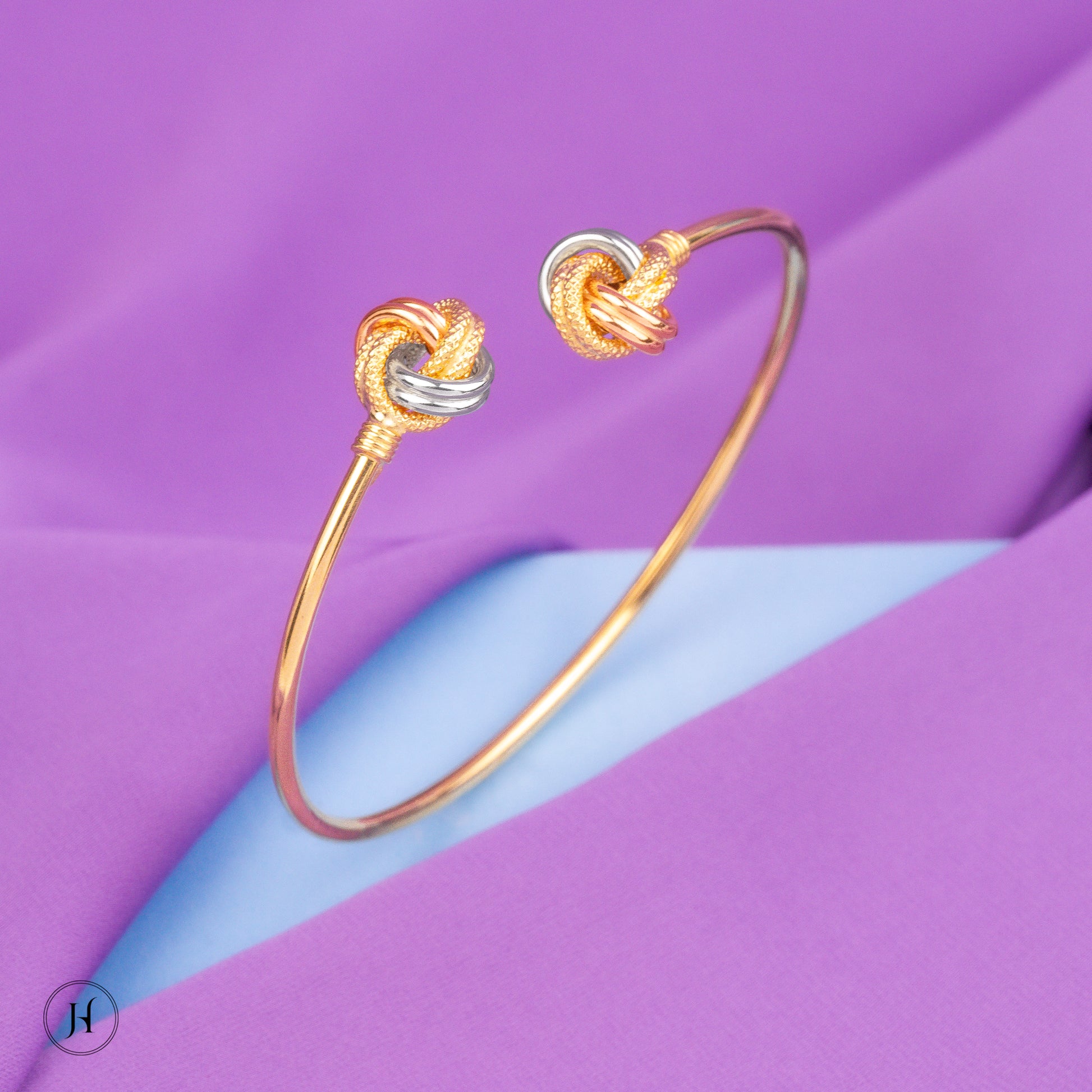 18K Yellow Gold Italian Knot Necklace Set in Dubai