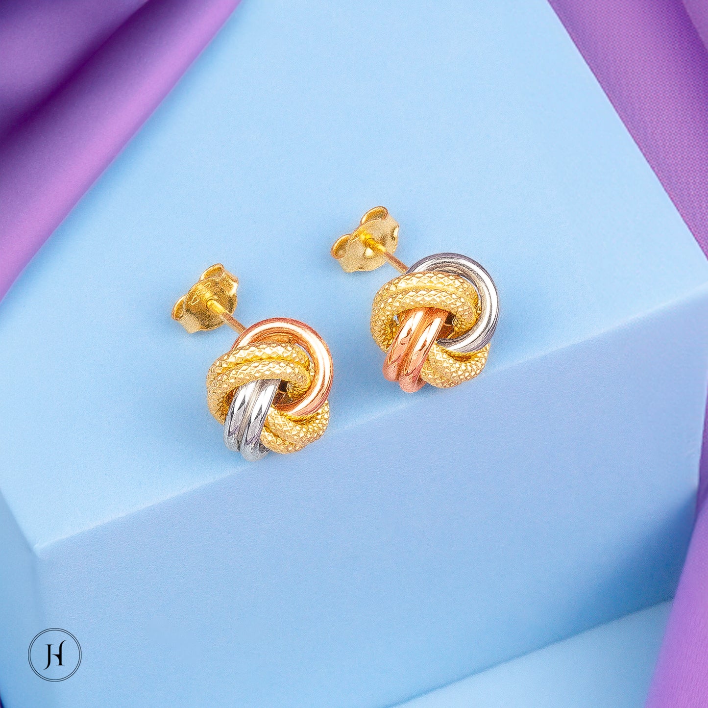 18K Yellow Gold Italian Knot Necklace Set in Dubai