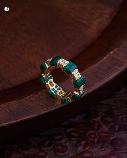 18K Yellow Gold Italian Malachite Eternity Band Ring | Party wear Jewellery gift for ladies in UAE.