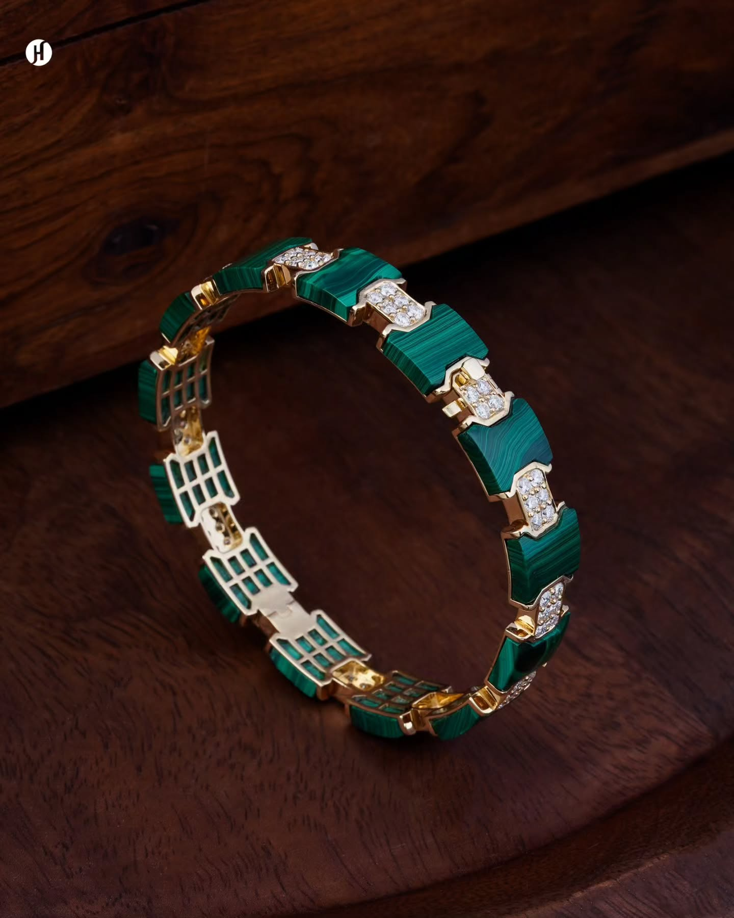 18K Yellow Gold Malachite Moissanite Bangle | Party wear jewellery for ladies in Dubai.