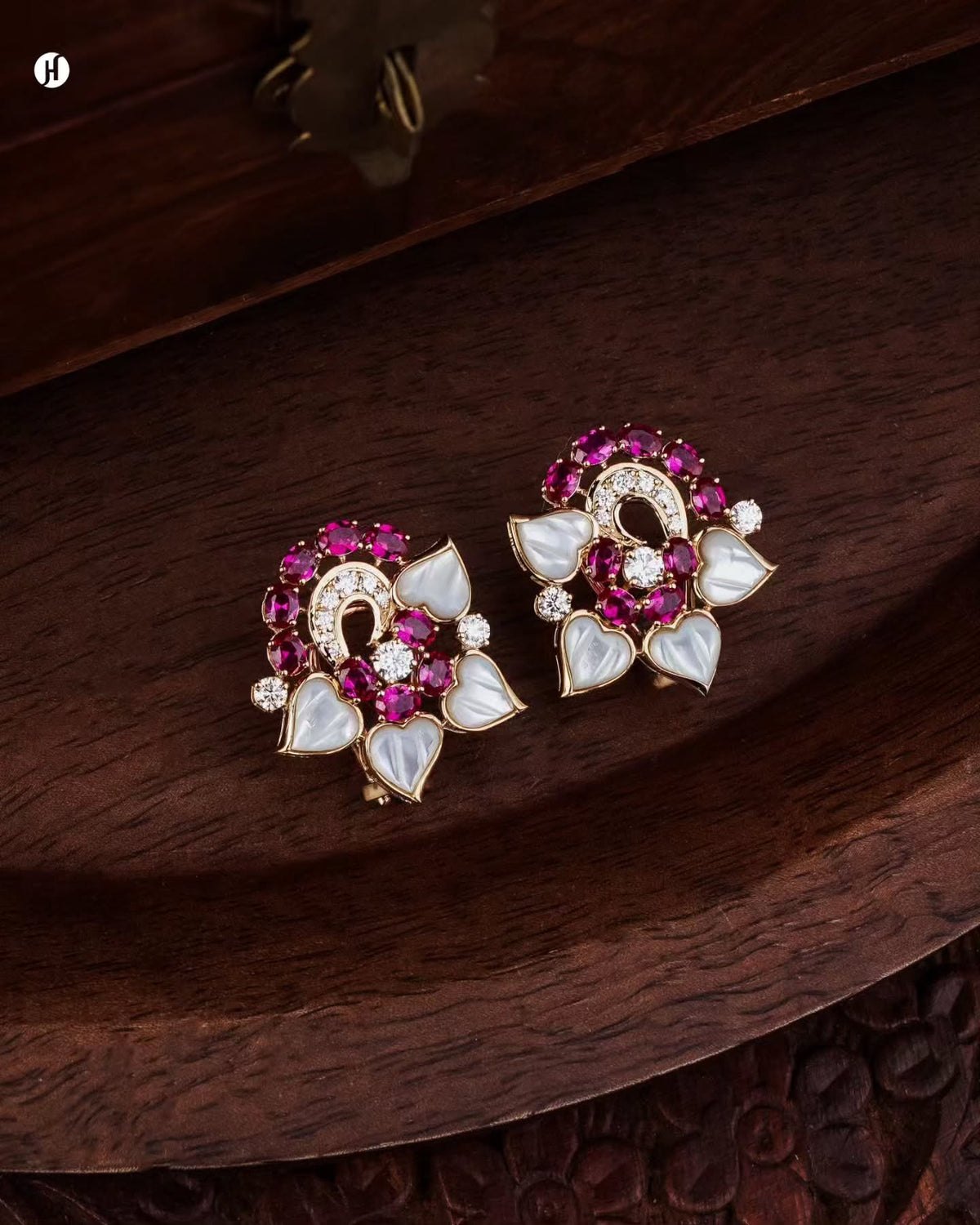 18K yellow gold Italian floral earrings in mother-of-pearl with ruby and moissanite stones