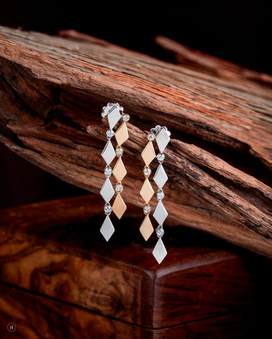 18Karat Dual Tone Gold Italian Chandelier Earrings for her | Party Wear Jewellery. أقراط ثريا إيطالية من الذهب عيار 18 قيراط بلونين | مجوهرات للمناسبات