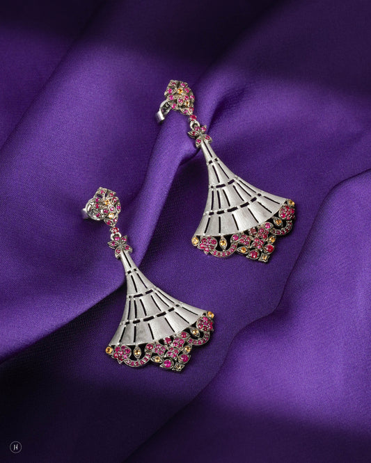 18Karat White Gold Bahraini Fan Shaped Drop Earrings | Party wear earrings price in Dubai, United Arab Emirates - J.H Jewellers