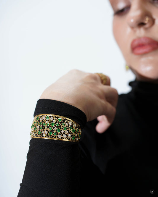 18Karat White Gold Italian Emerald Blossom Mosaic Bracelet for women in UAE | Luxury Cocktail Bracelet Collection.