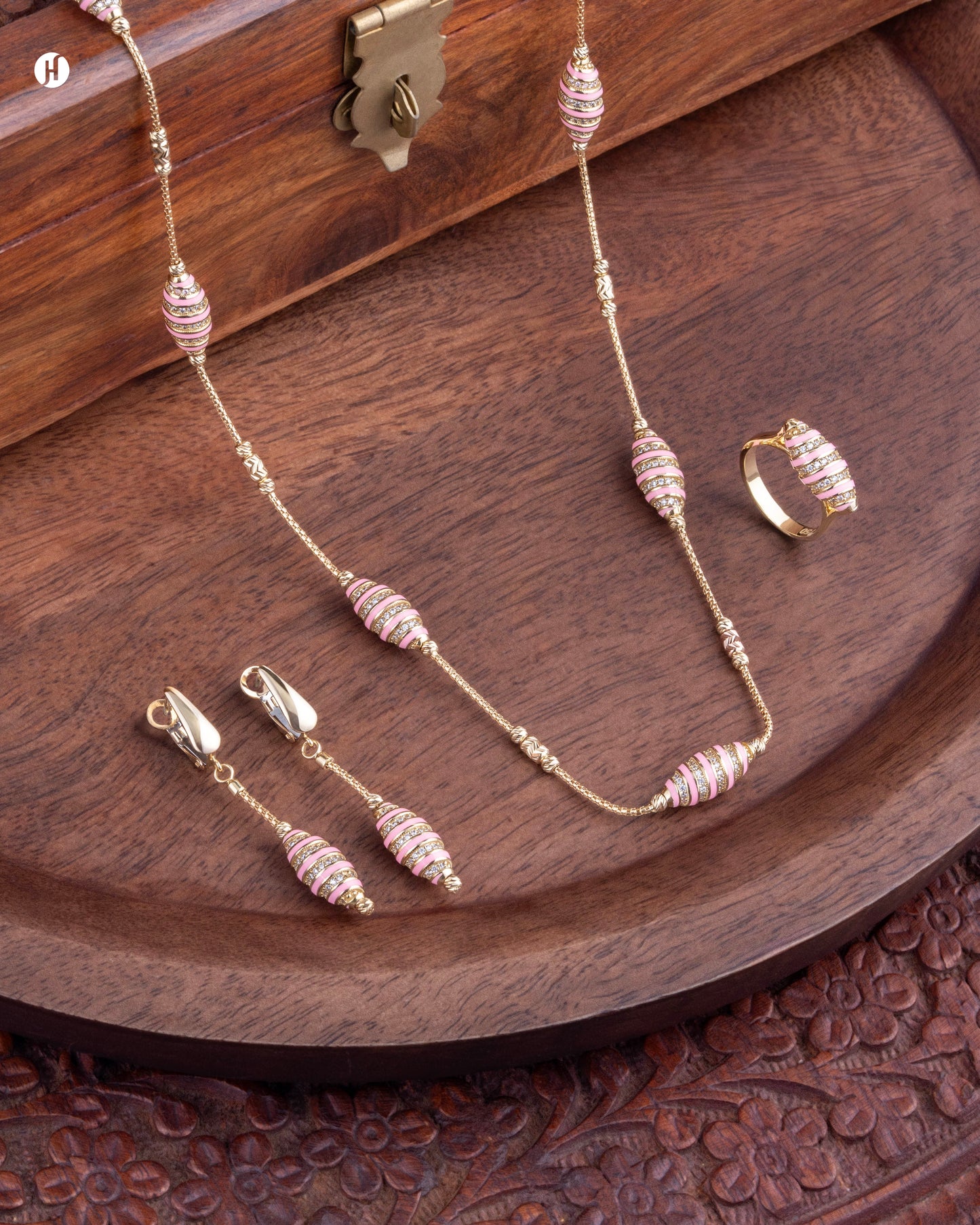 18Karat Yellow Gold Barrel-Pink Enamel Necklace Set | Italian Necklace price in Dubai