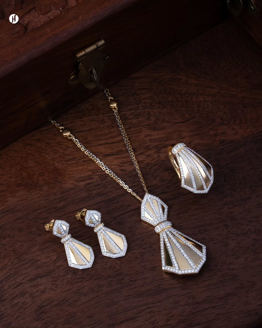 18Karat Yellow Gold Italian Art Deco Fan Necklace Set | Party wear jewellery in UAE - J.H Jewellers