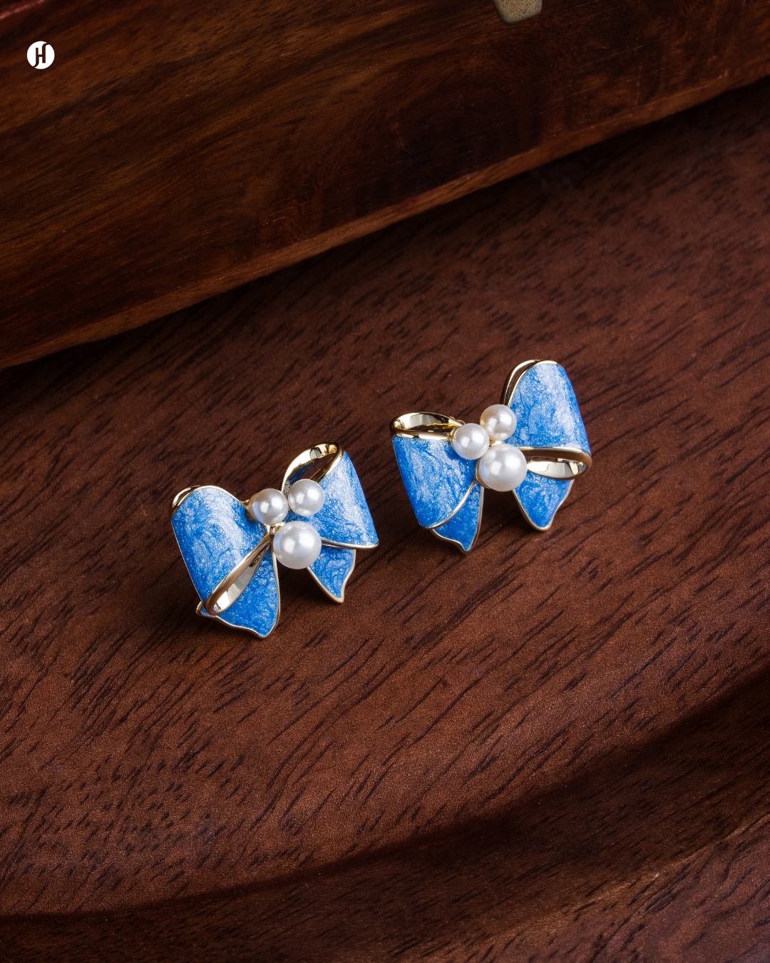 18Karat Yellow Gold Italian Blue Bow Earrings | Daily wear Jewellery of Young Ladies