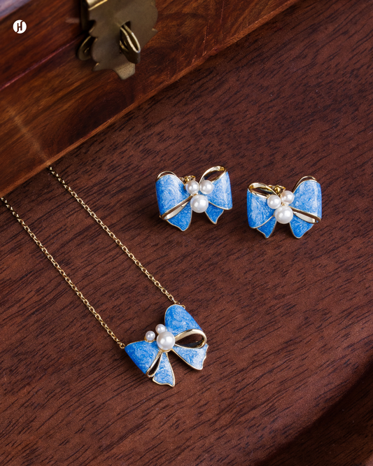 18Karat Yellow Gold Italian Blue Bow Necklace Set | Daily wear Jewellery of Young Ladies