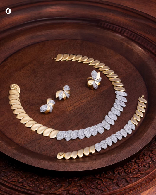 18Karat Yellow Gold Italian Petal-Zircon Choker necklace Set jewellery for ladies