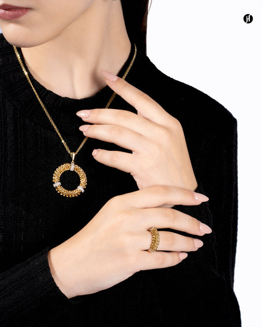18Karat Yellow Gold Italian Ring Pendant Necklace Set for ladies in Dubai 