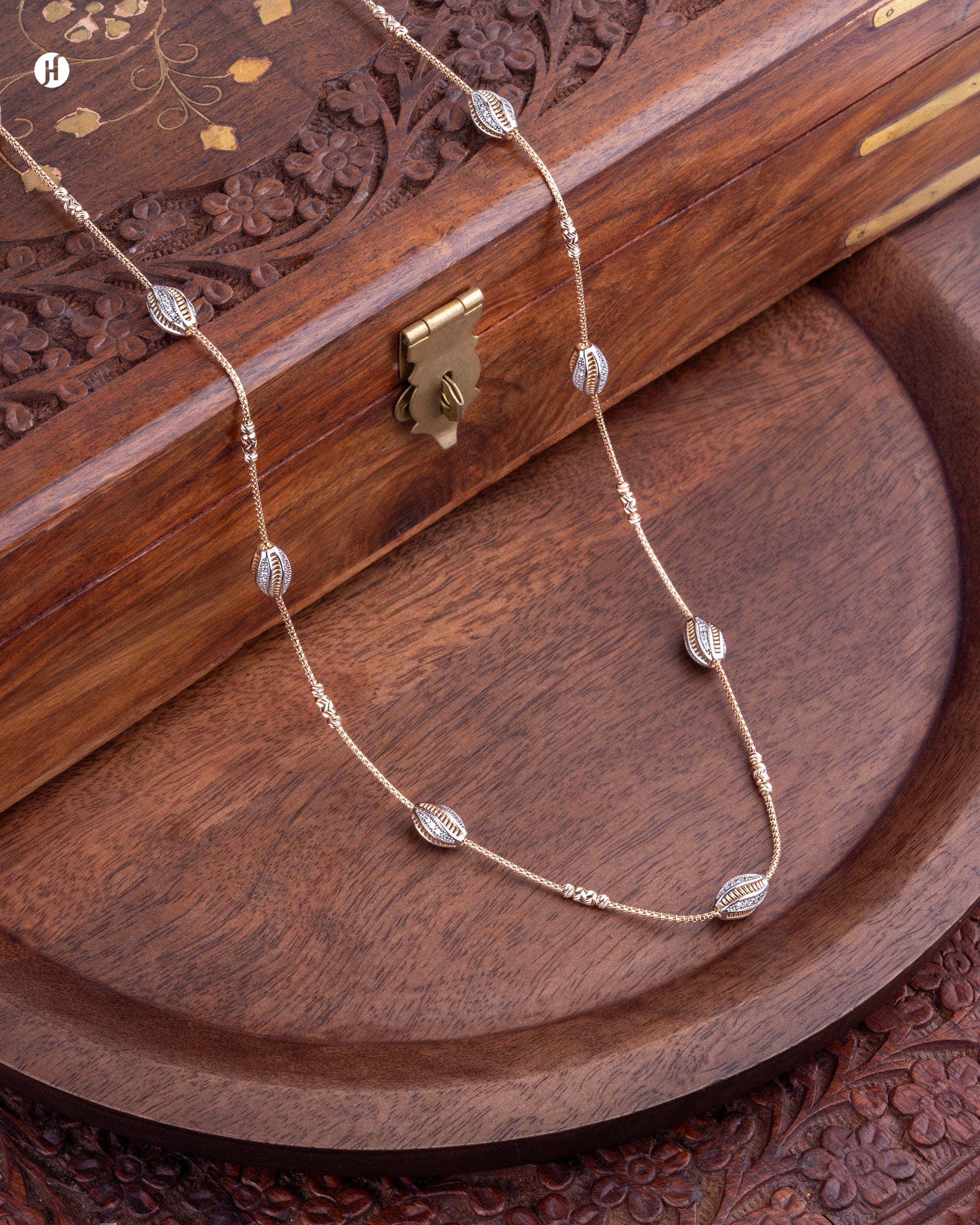 18Karat Rose Gold Oval Shell Motif Statement Earrings for ladies in Dubai | Italian jewellery gift set | Italian Earring price in Dubai