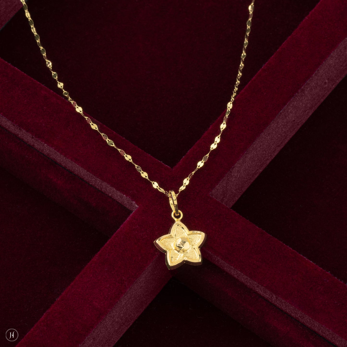 18K Yellow Gold Baby Star Shape Pendant Set