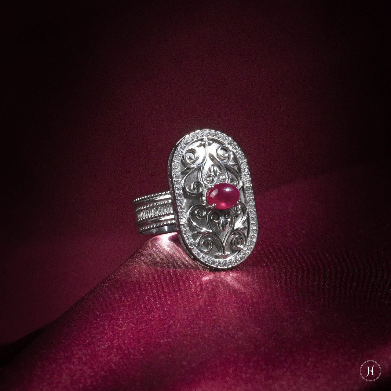 18K White Gold Emirati Vertical Oval Red Ring