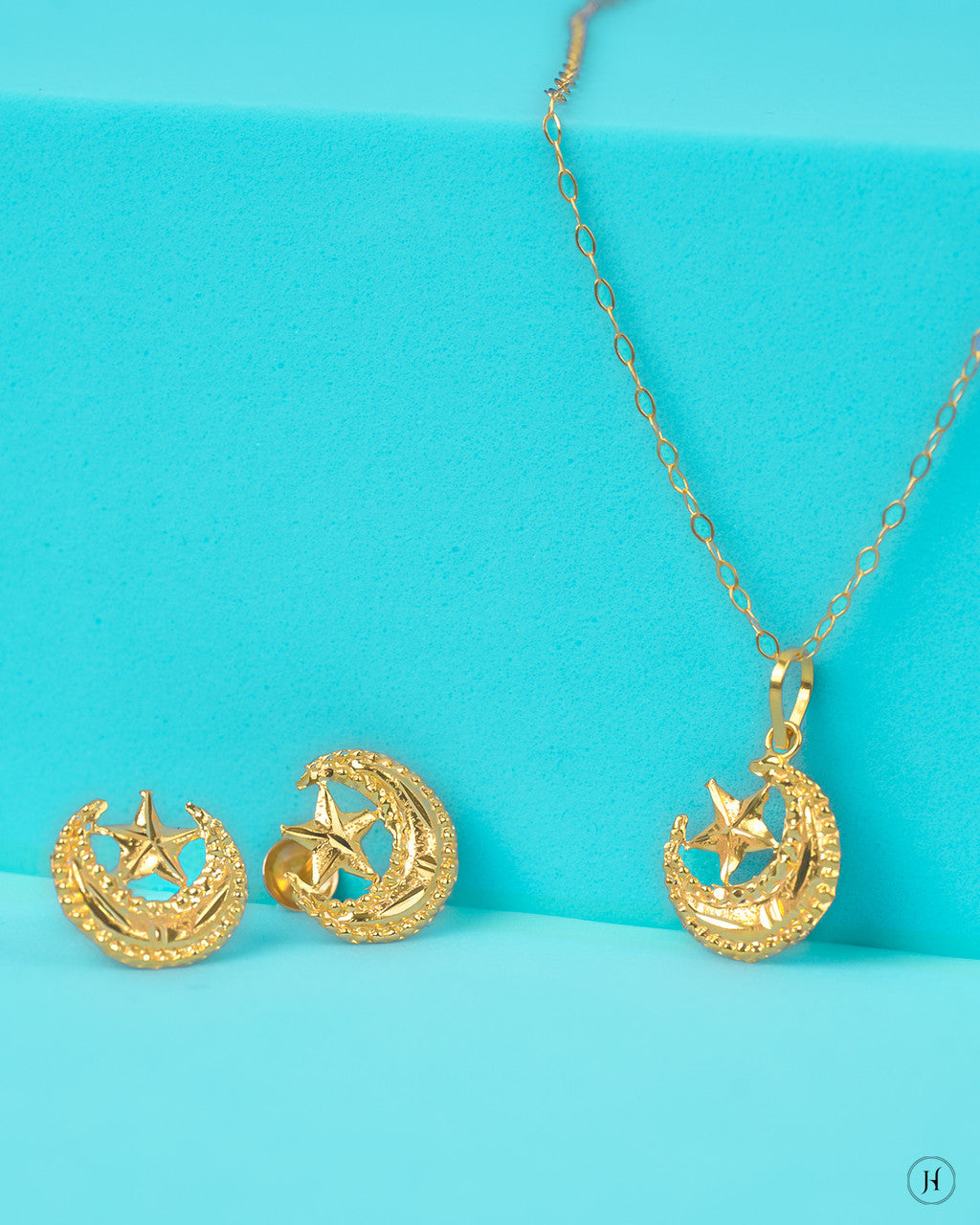 18K Yellow Gold Moon & Star Baby Necklace Set