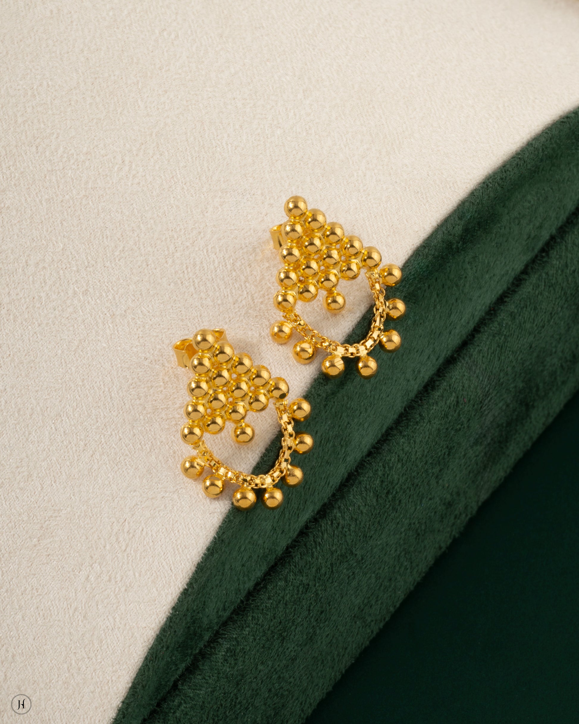 21K Yellow Gold Bahraini Small Ball Motif Tri Layer Choker Set for ladies in UAE