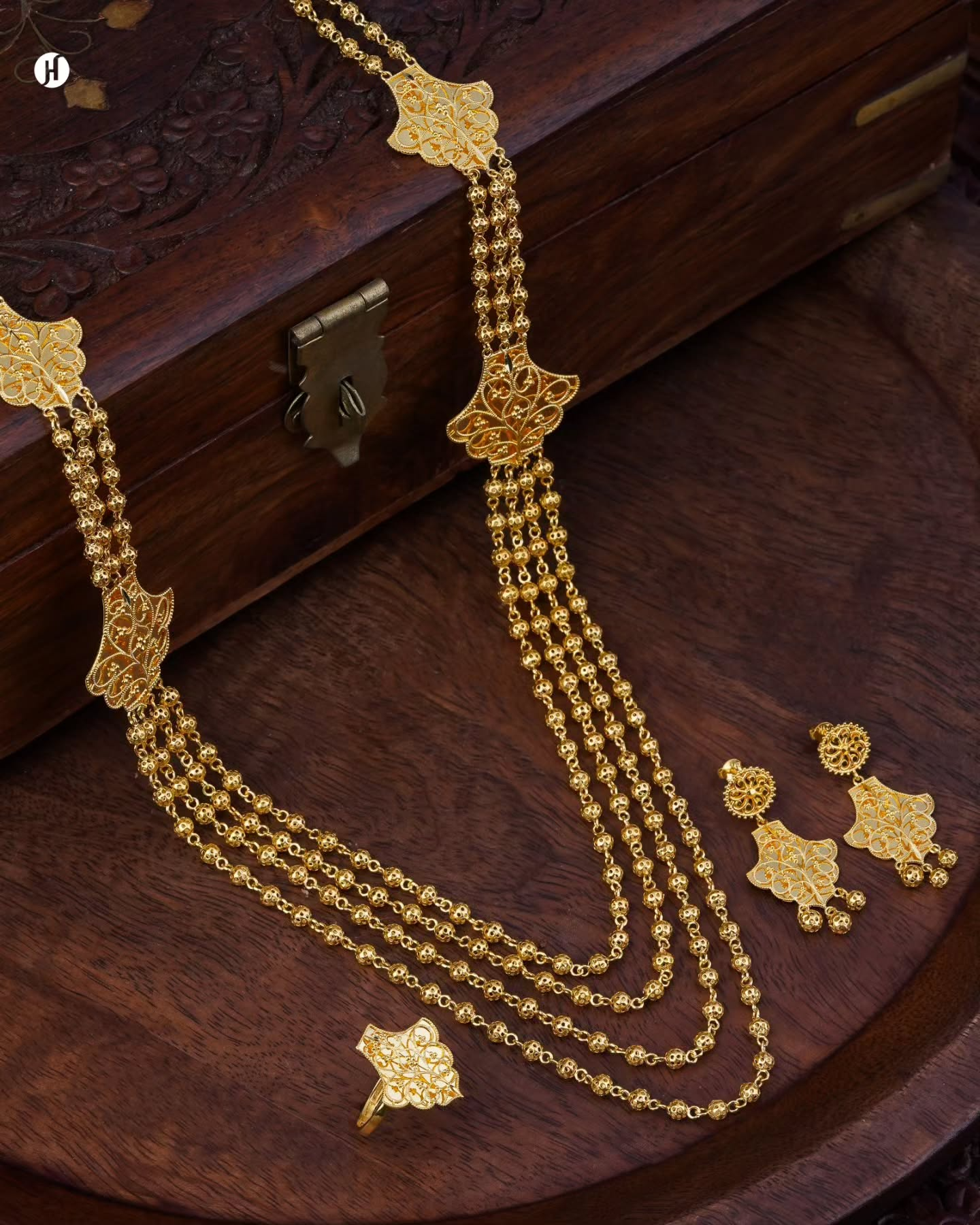 21K Yellow Gold Bahraini Beaded Multi-Strand Bridal Necklace Set for Khaleeji Arab Emirati Ladies | طقم عقد زفاف متعدد الخيوط من الذهب الأصفر عيار 21 قيراطًا بتصميم بحريني مطرز بالخرز، مناسب للسيدات الخليجيات والإماراتيات
