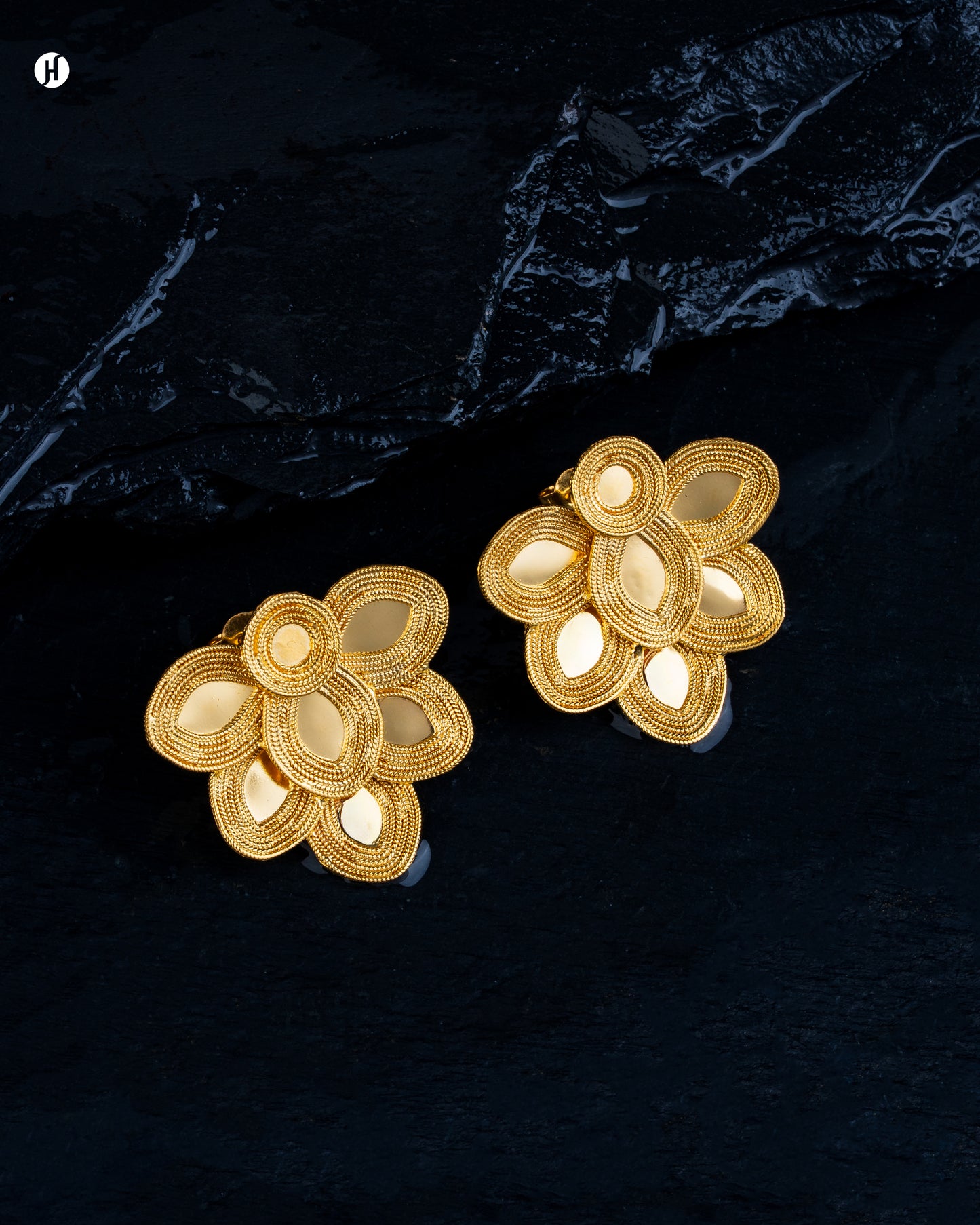 21K Yellow Gold Bahraini Classic Arabian Floral Earrings.