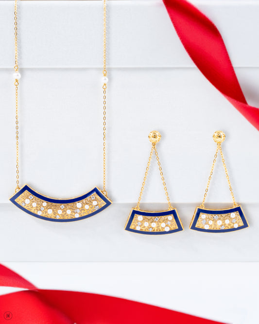 21K Yellow Gold Bahraini Crescent Arc Pendant Set for ladies i | online jewellery store n UAE