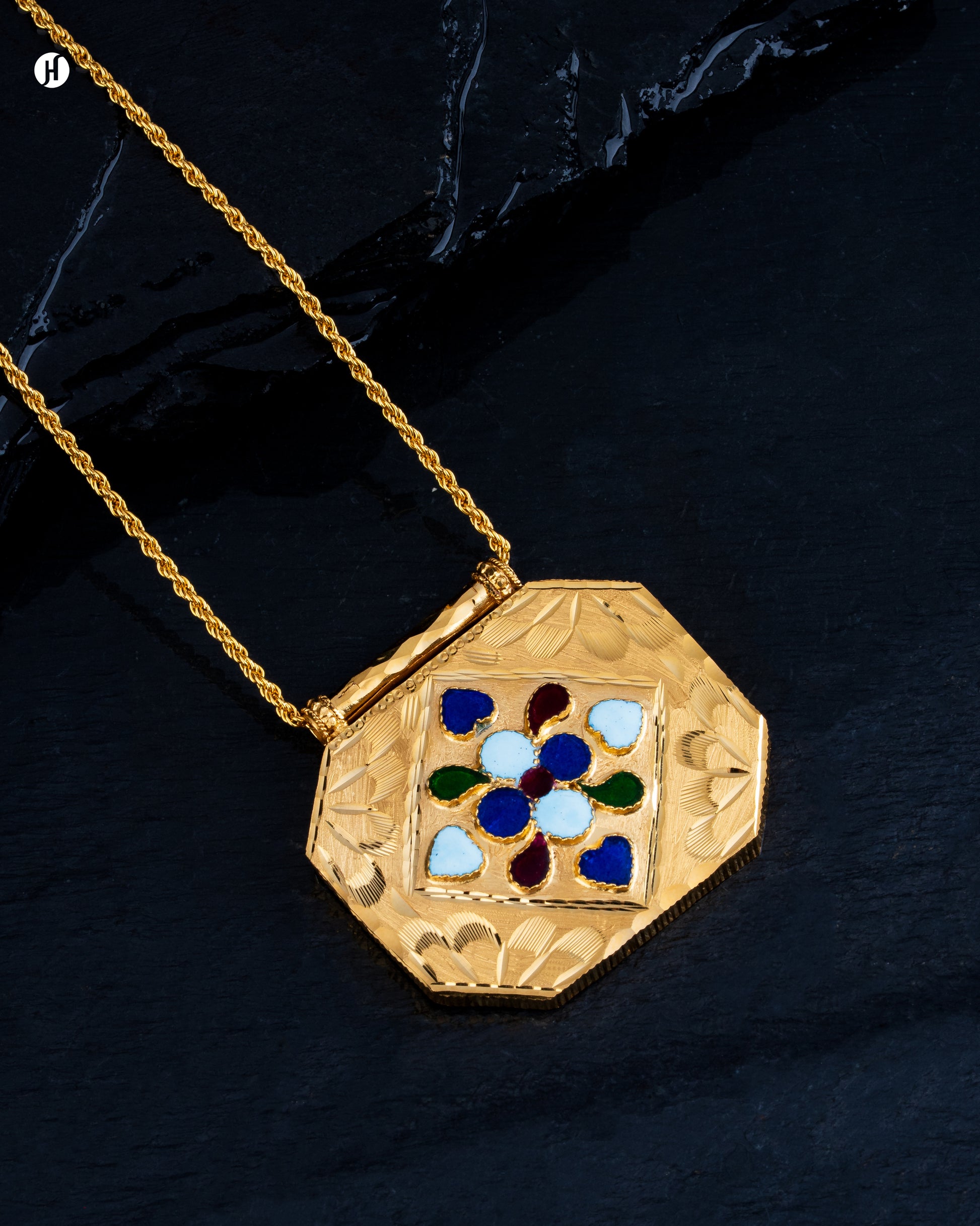 21K Yellow Gold Bahraini Enamel Floral Motif Octagonal Pendant Necklace