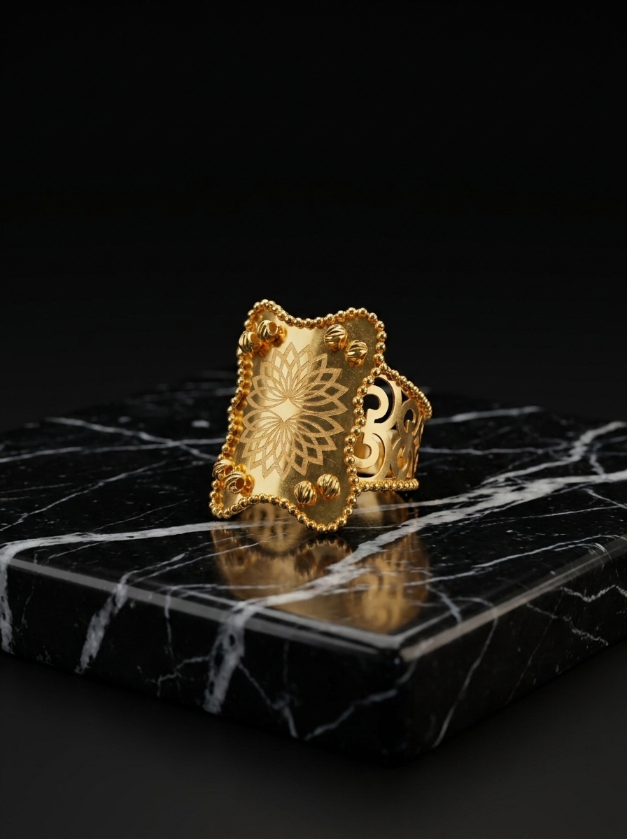 21K Yellow Gold Bahraini Floral Engraved Square Ring | Gift for eid al-adha |خاتم مربع من الذهب الأصفر عيار  21 قيراطًا بنقوش زهرية بحرينية | هدية لعيد الأضحى