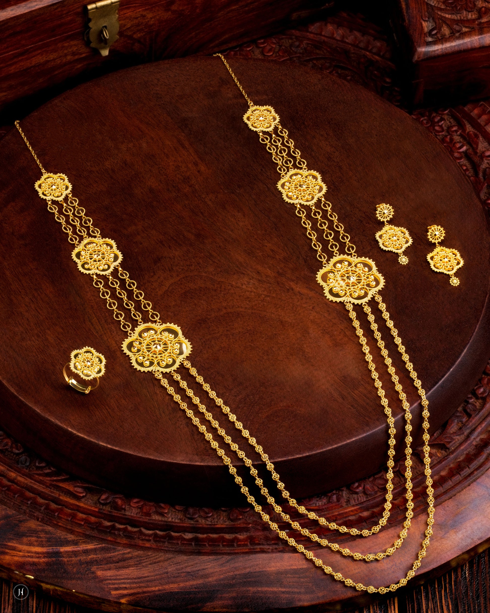 21K Yellow Gold Bahraini Floral Medallion Long Necklace Set | Online Bridal Jewellery Store  in Dubai and Sharjah.