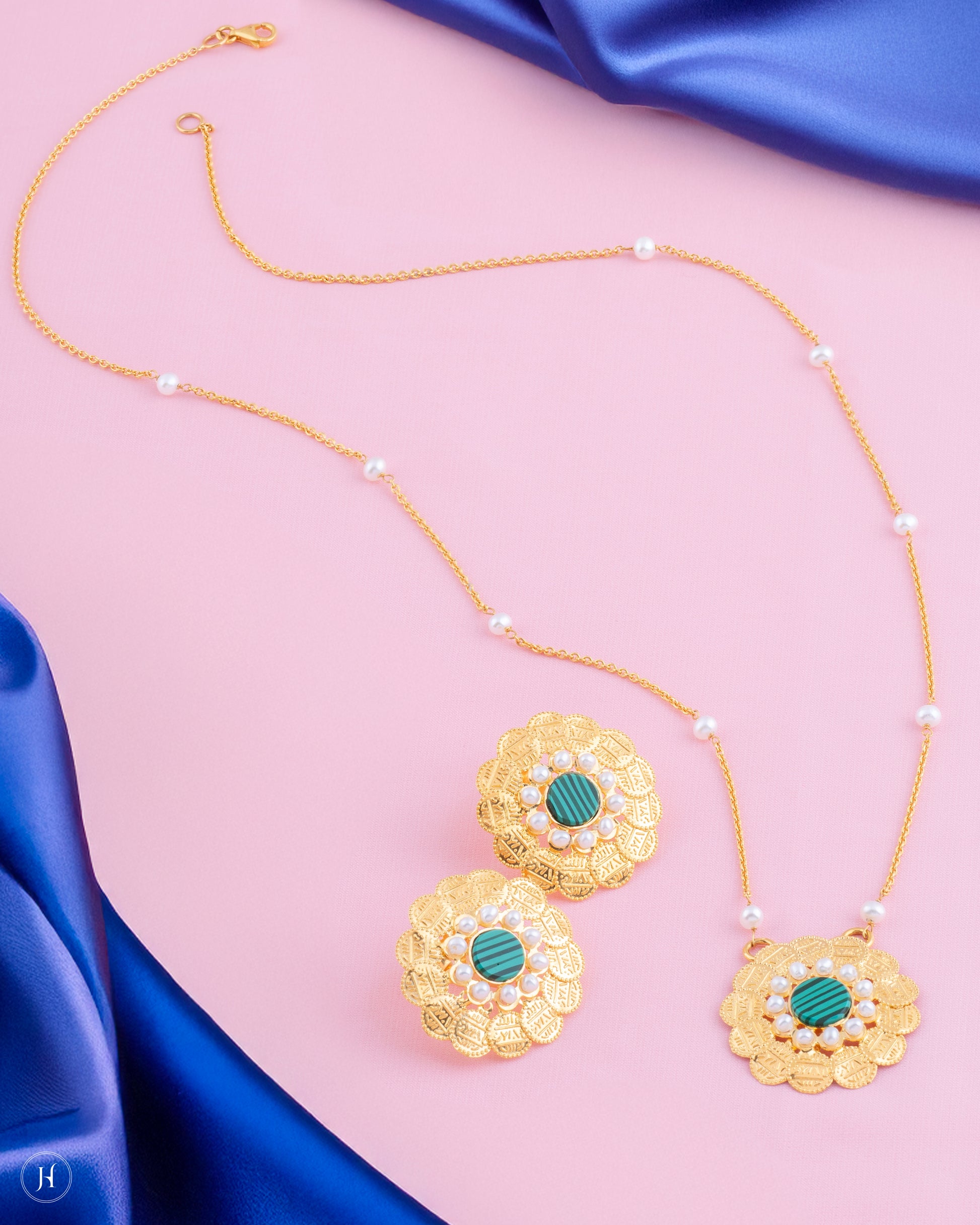 21K Yellow Gold Bahraini Flower Coin Necklace Set with Pearls