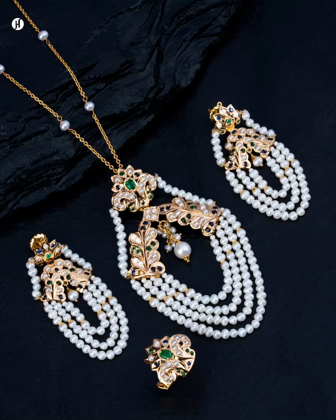 21Karat Yellow Gold Bahraini Heritage Pearl Drop Pendant Necklace Set