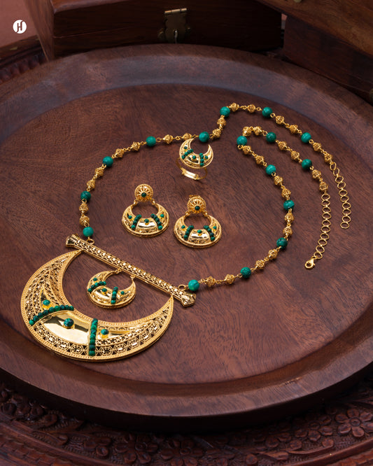 21K Yellow Gold Bahraini Moon Malachite Necklace Set for Ladies | bridal jewelry in the UAE.