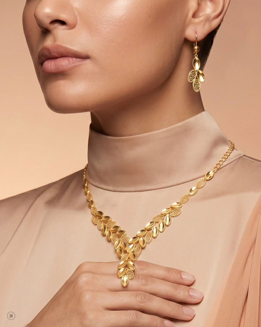 21K Yellow Gold Bahraini V-shaped Petal-style mesh Necklace Set