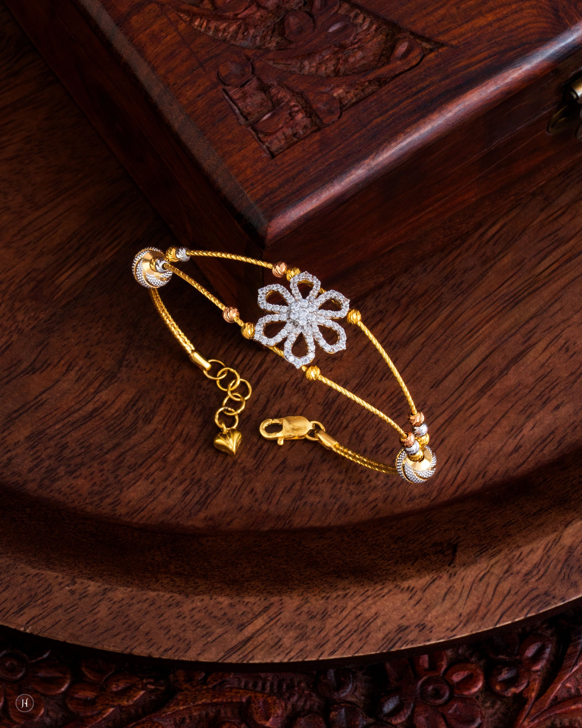 21K Yellow Gold Floral Two-Tone Floral Adjustable Bracelet