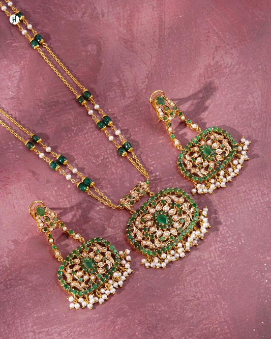 21K Yellow Gold Pakistani Emerald & Pearl Chandelier Necklace Set | perfect for Eid Al Adha, weddings, parties, and special occasions, making a bold and luxurious statement for Khaleeji and Emirati women. It complements any outfit, including the Abaya.