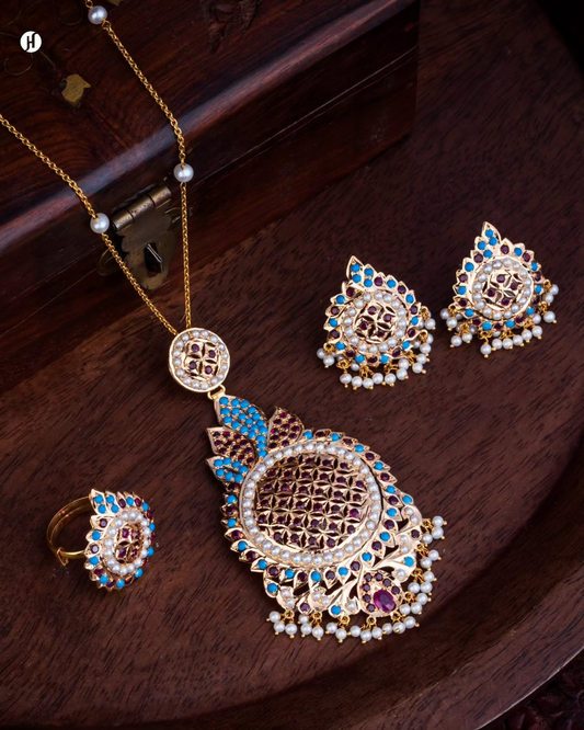 21K Yellow Gold Pakistani Ruby Circular Leaf-Motif Pendant Necklace Set