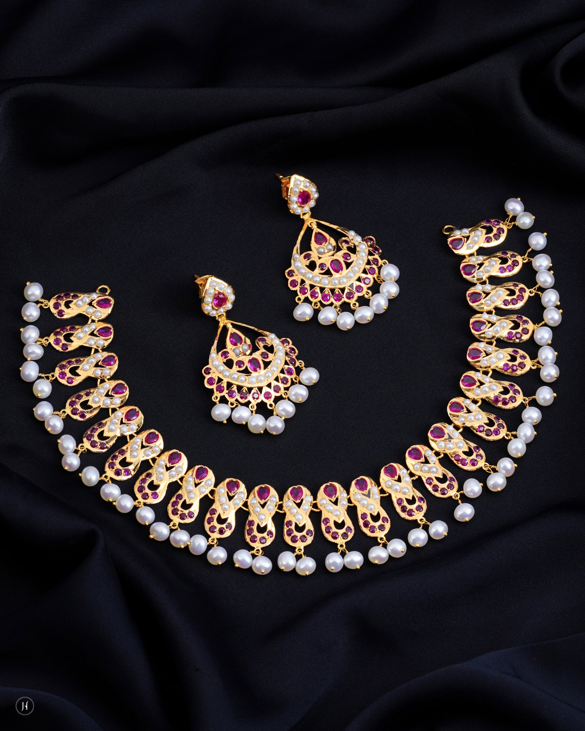 21-Karat Yellow Gold Pakistani Ruby & Pearl Paisley Necklace Set for Khaleeji women in UAE | Online Bridal Necklace Jewellery - J.H Jewellers
