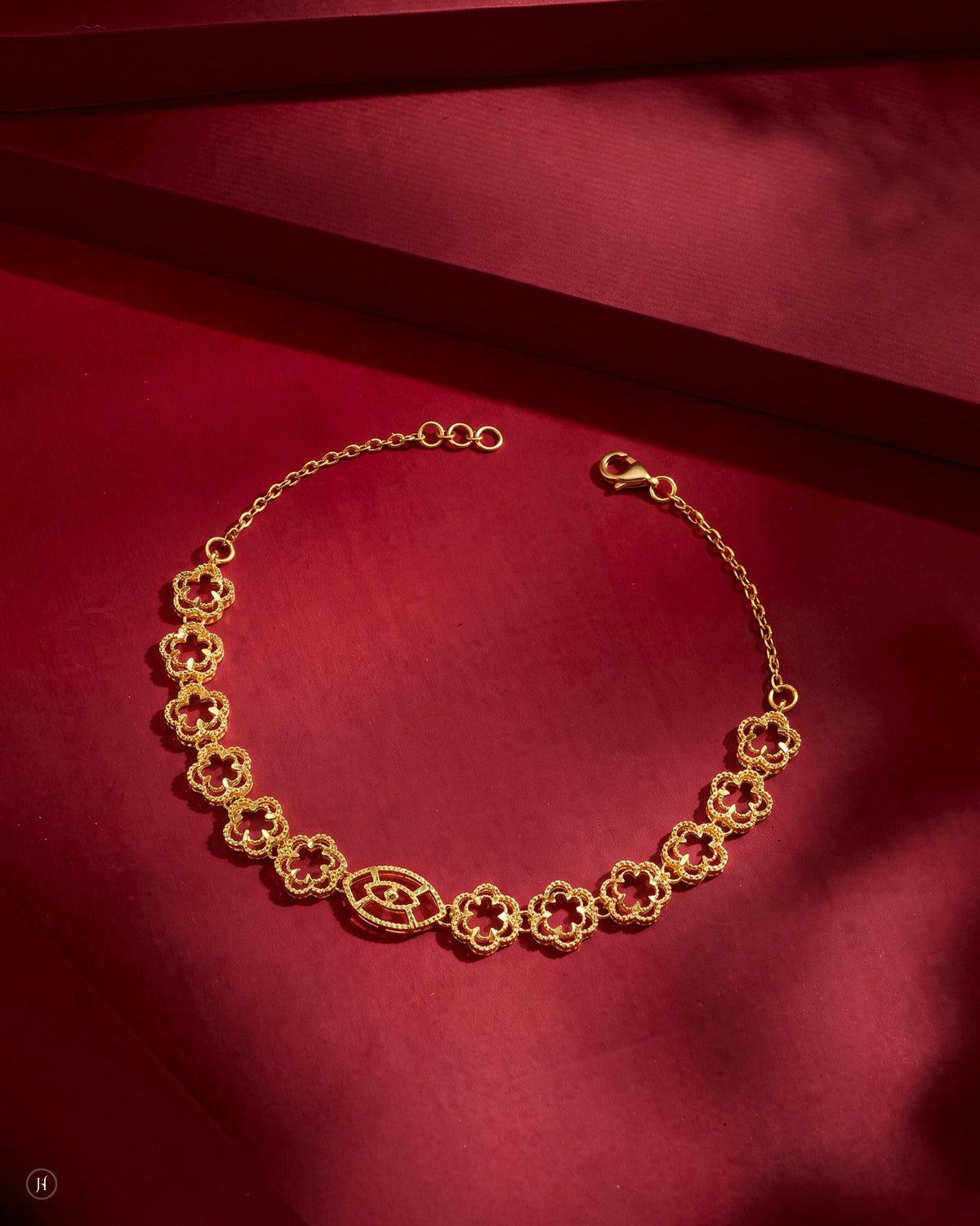 21K yellow gold Bahraini floral lace link bracelet2
