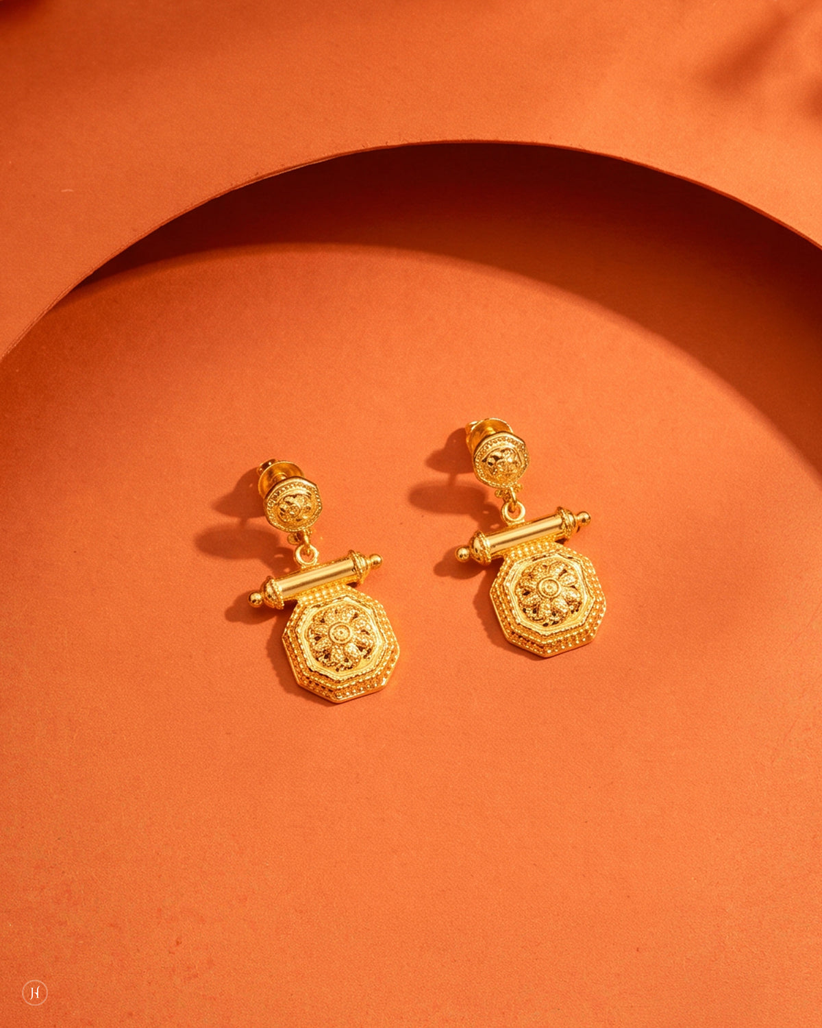 21K yellow gold Bahraini octagon drop earrings with engraved flower motifs for Ladies in Dubai