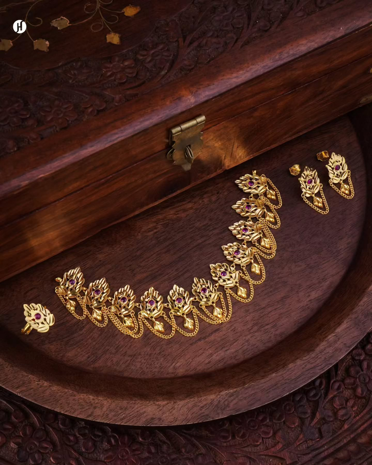 21K yellow gold Bahraini ruby floral collar necklace set with matching earrings and ring, loved by Emirati and Khaleeji women, J.H. by Priyansh Jewellery, Dubai, UAE.