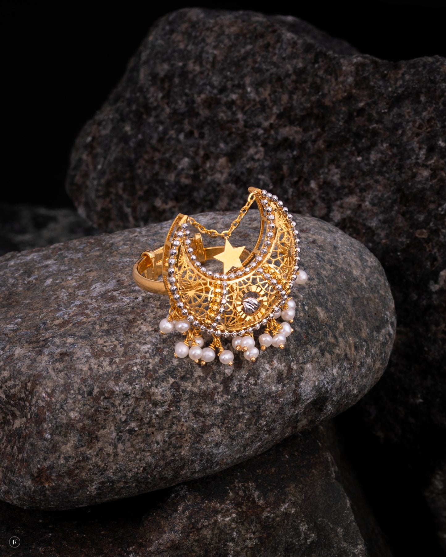 21Karat Yellow Gold Bahraini Crescent Moon Ring with Pearls for ladies