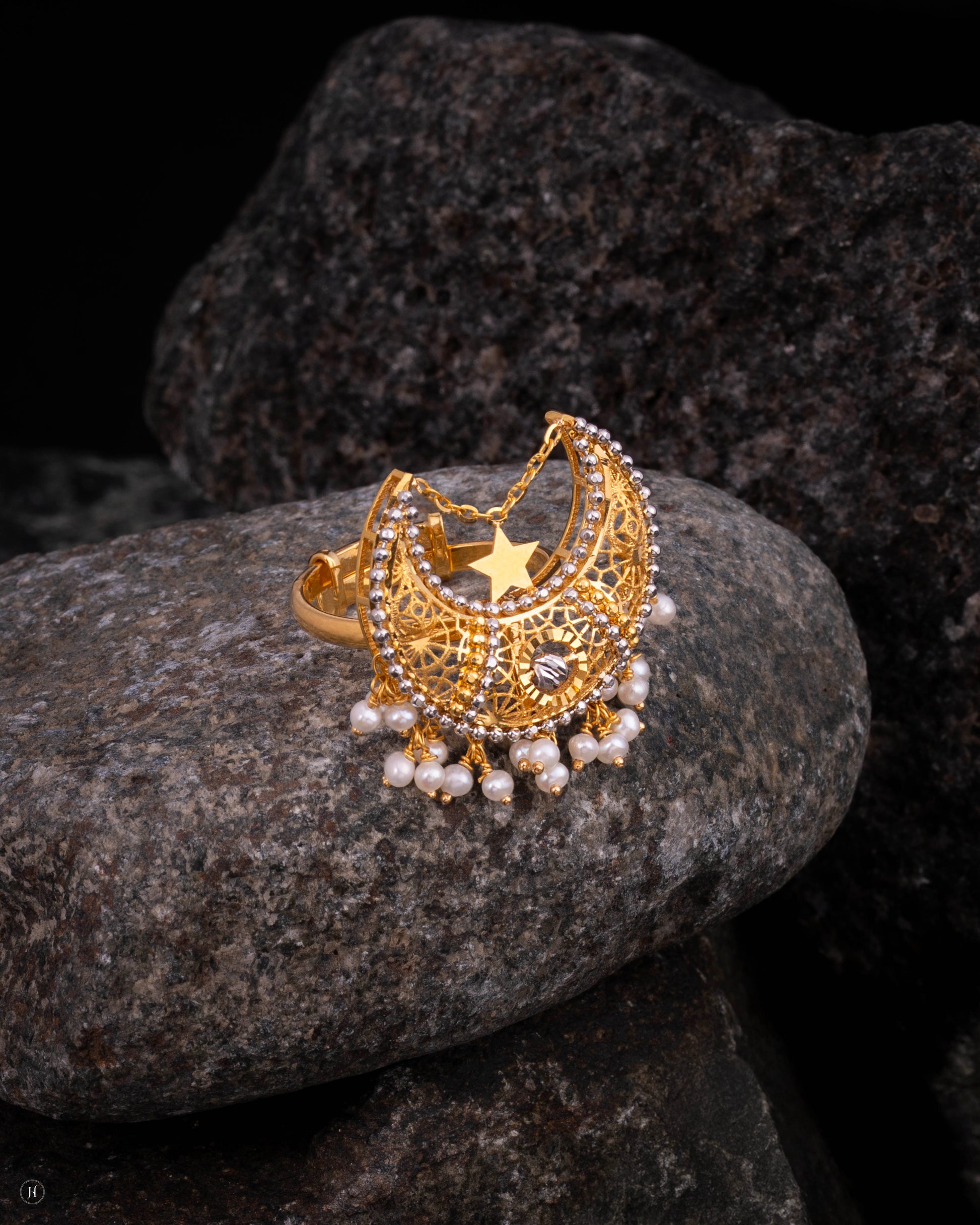 21Karat Yellow Gold Bahraini Crescent Moon Ring with Pearls for ladies