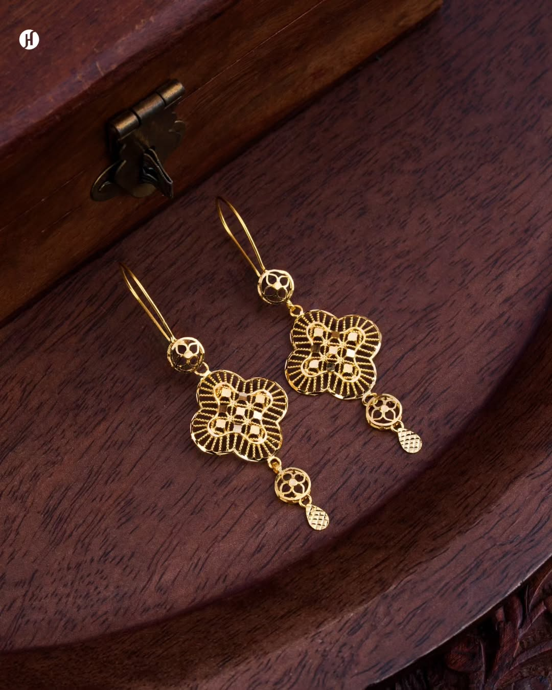 21Karat Yellow Gold Arabic Traditional Floral Earrings | Bridal Jewellery for Khaleeji Women.