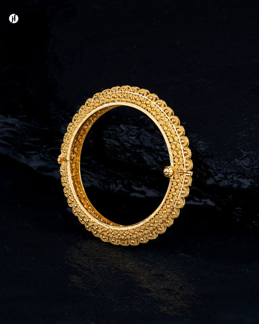 21Karat Yellow Gold Bahraini Dome Edge Bangle