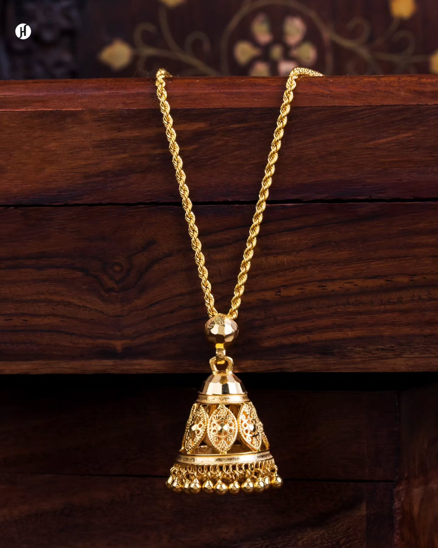 21Karat Yellow Gold Bahraini Dome Pendant Necklace | Online Jewellery Store in UAE