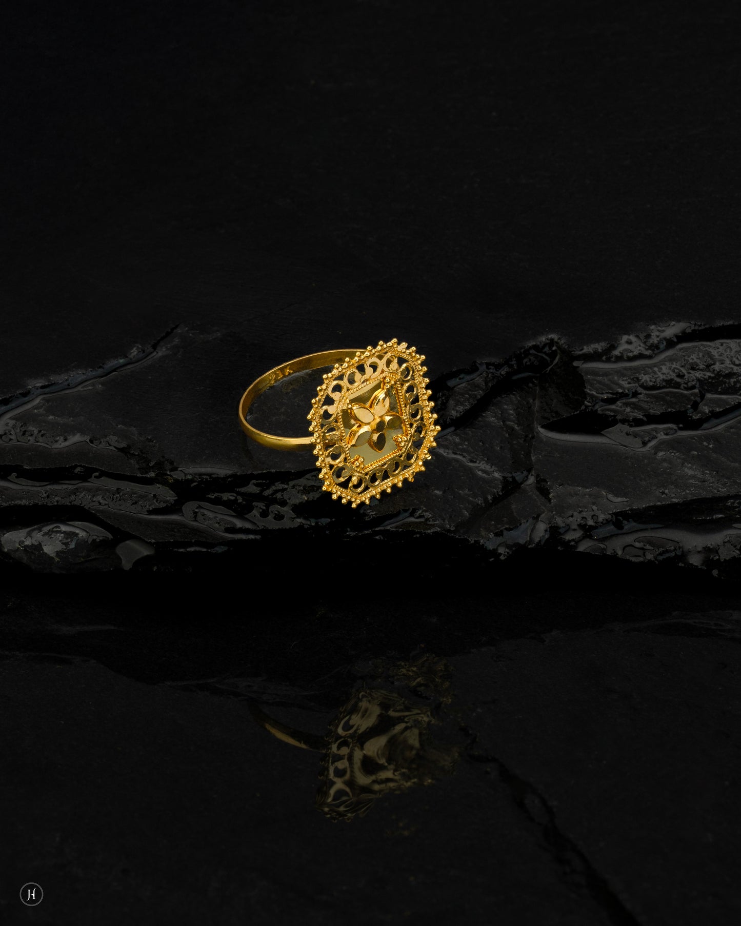 21Karat Yellow Gold Bahraini Floral Square Ring Price