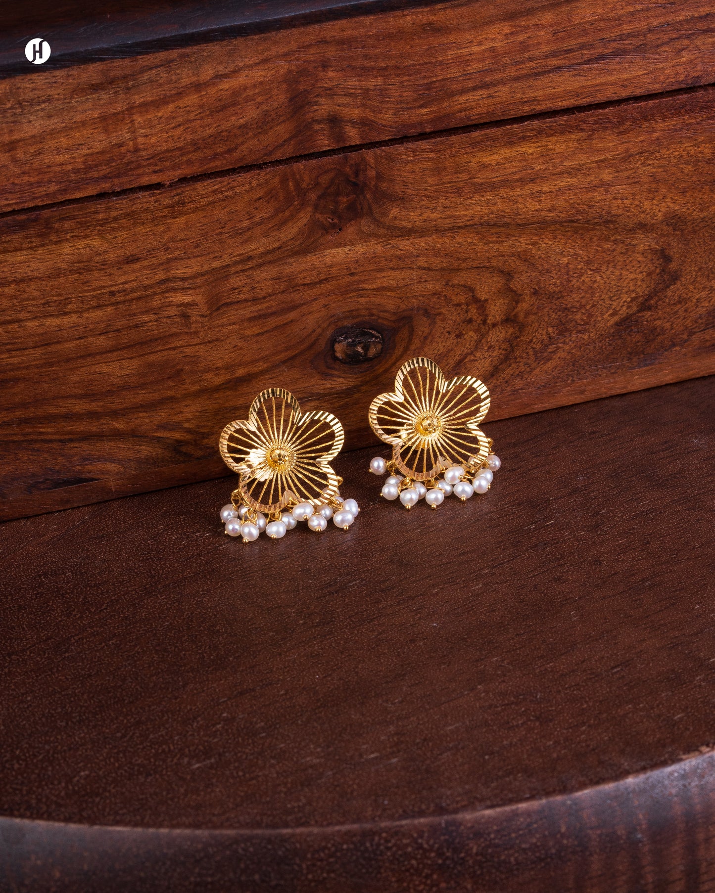 21Karat Yellow Gold Bahraini Flower earrings with Pearls for women | online jewellery store in UAE