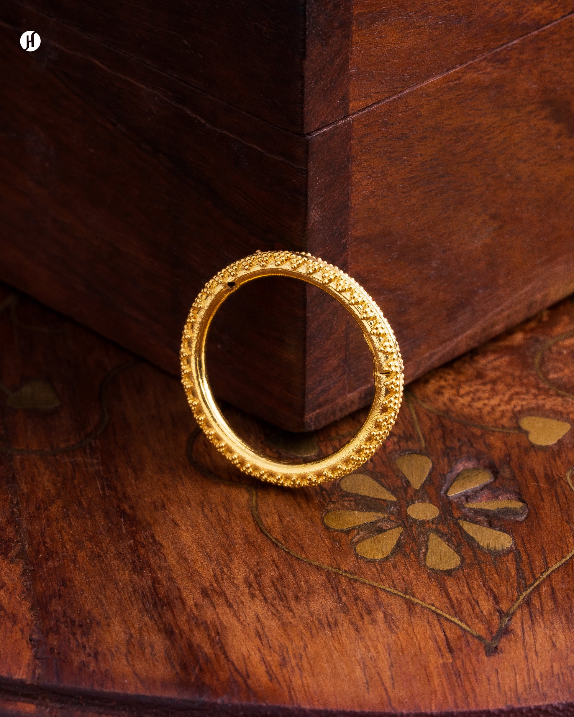 21Karat Yellow Gold Bahraini Full Round Ring foe women in Dubai | online jewellery store