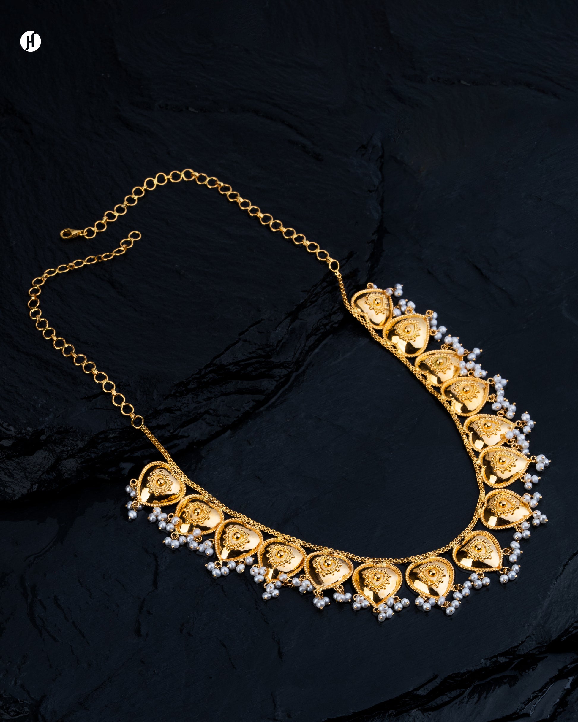 21Karat Yellow Gold Bahraini Heart Motif Pearl Necklace for Ladies.