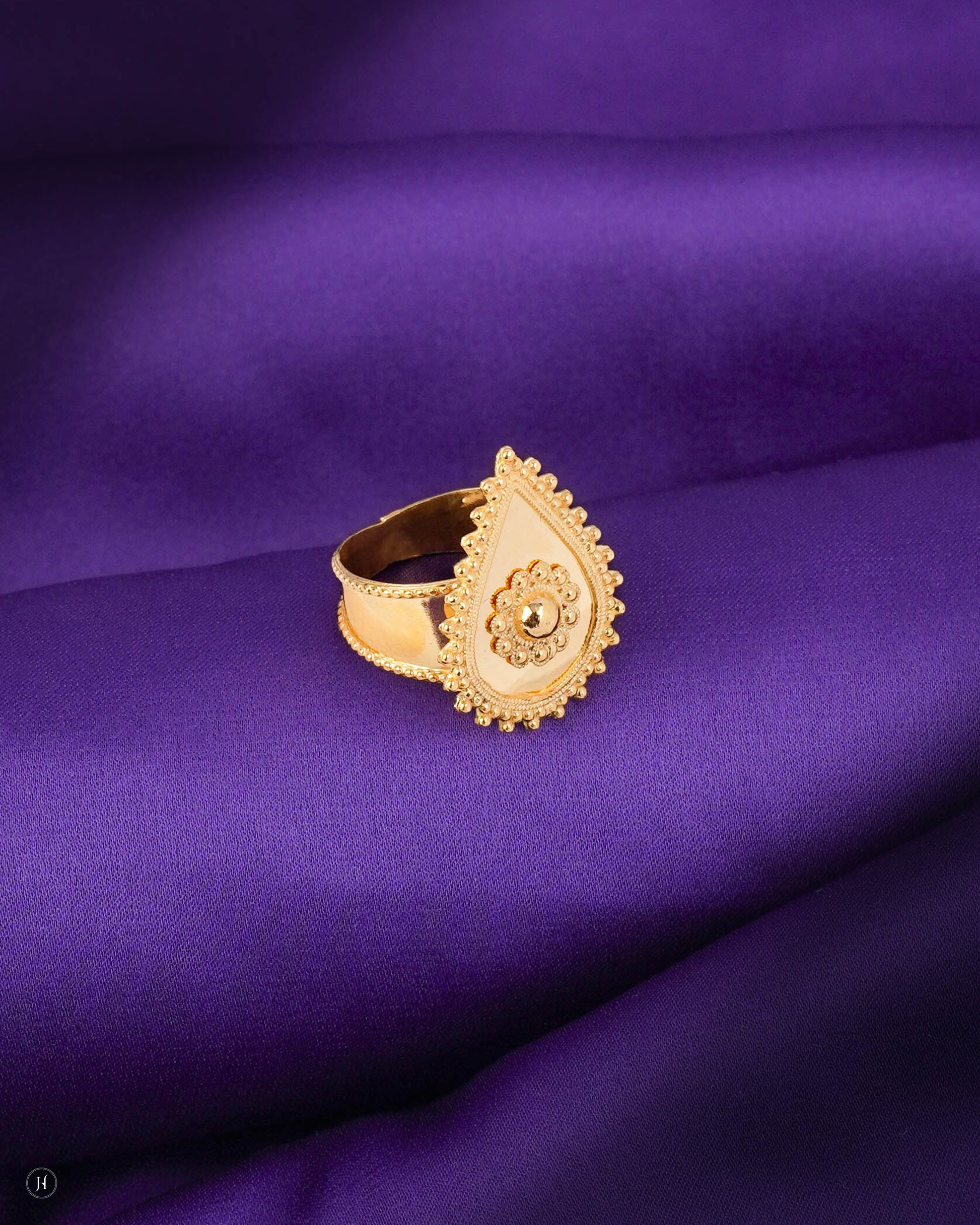 21Karat Yellow Gold Bahraini Pear Shaped Ring | Traditional gold ring price in Dubai