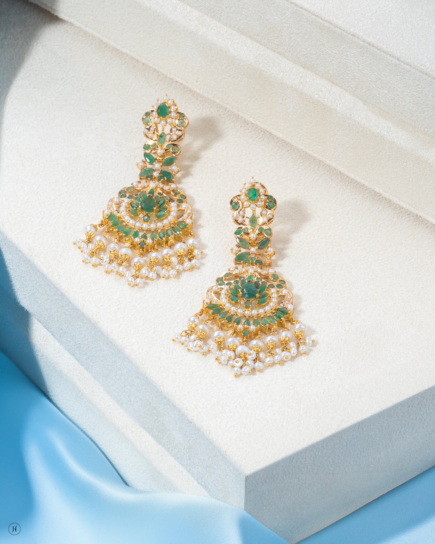 21Karat Yellow Gold Bahraini Pearl and Emerald chandelier earrings | Online jewellery store in UAE