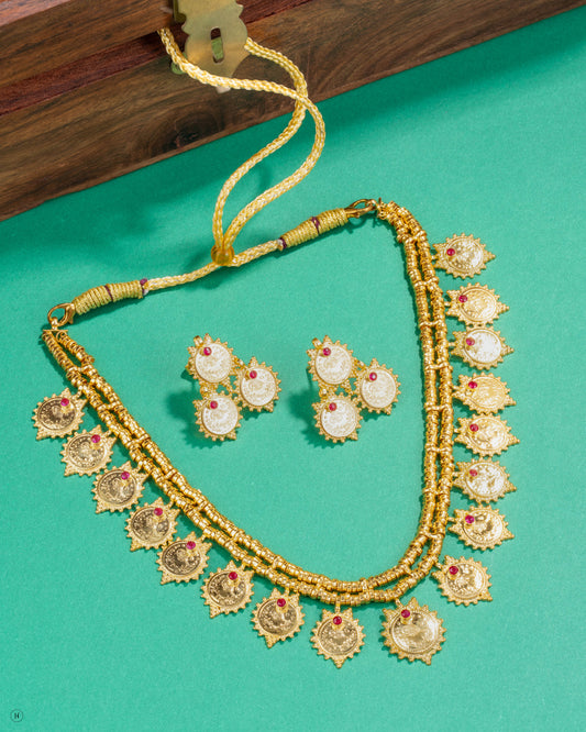 21Karat Yellow Gold Bahraini Round Coin Necklace Set with ruby stone | Jewellery for Khaleeji Women
