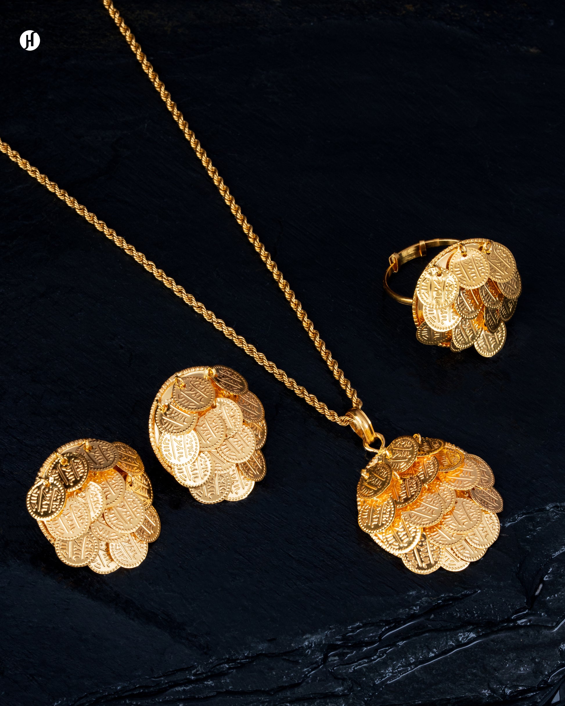 21Karat Yellow Gold Bahraini Round Multi Coin Pendant Set